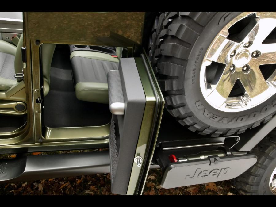  Jeep Gladiator Concept 2005 года  (фото 23 из 30)